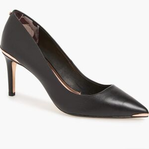 Ted Baker London "Wishiri" Pumps - Size 8M (Marked 38.5)